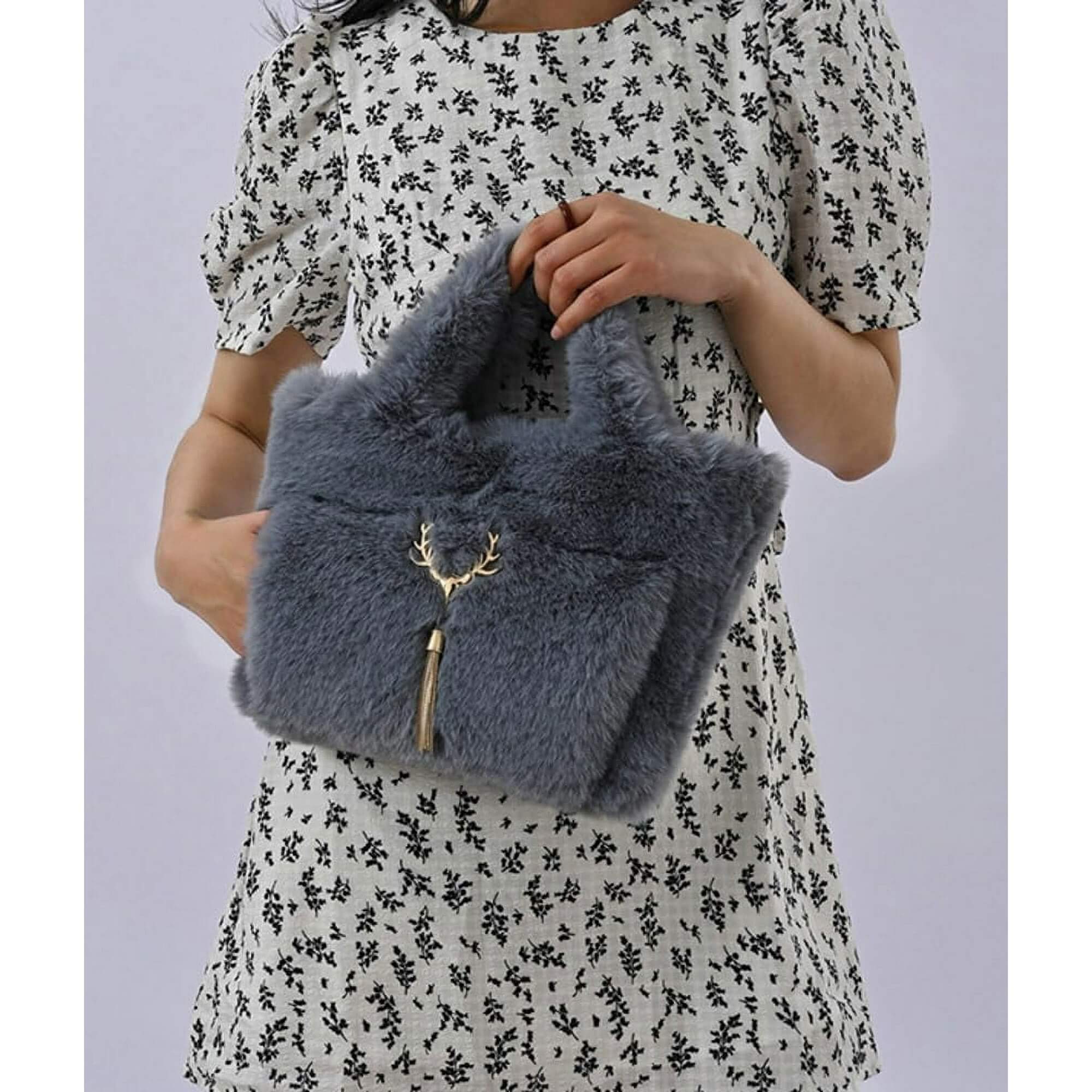 Kukuzhu Fluffy Faux Fur Shoulder Bag - Marsa official